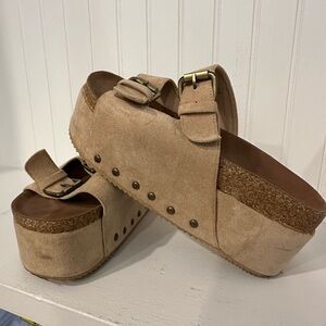 Stylish Tan Platform Sandals